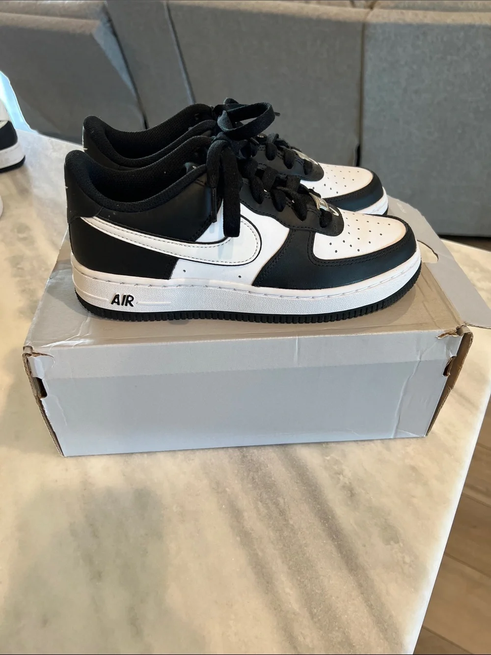 Nike Air Force 1 Black & White